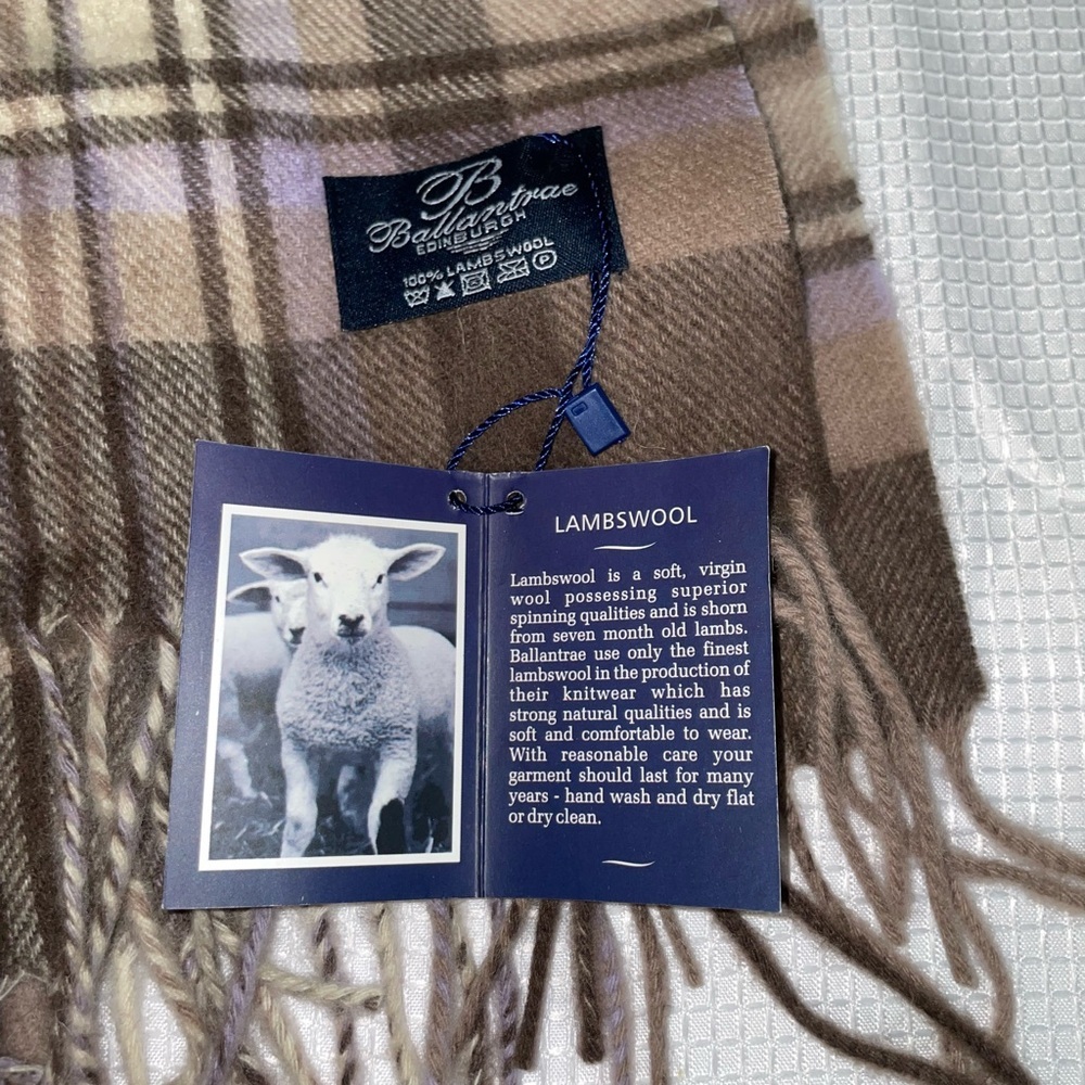 Elegant Plaid Men's Scarf in Brown and Tan - Picture 2 of 4